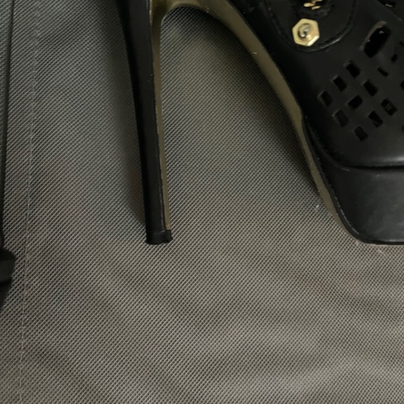 Bebe Size 7 Black Gold Metal Rivets Cut-out Booties Heels Platform Stiletto - Picture 7 of 12